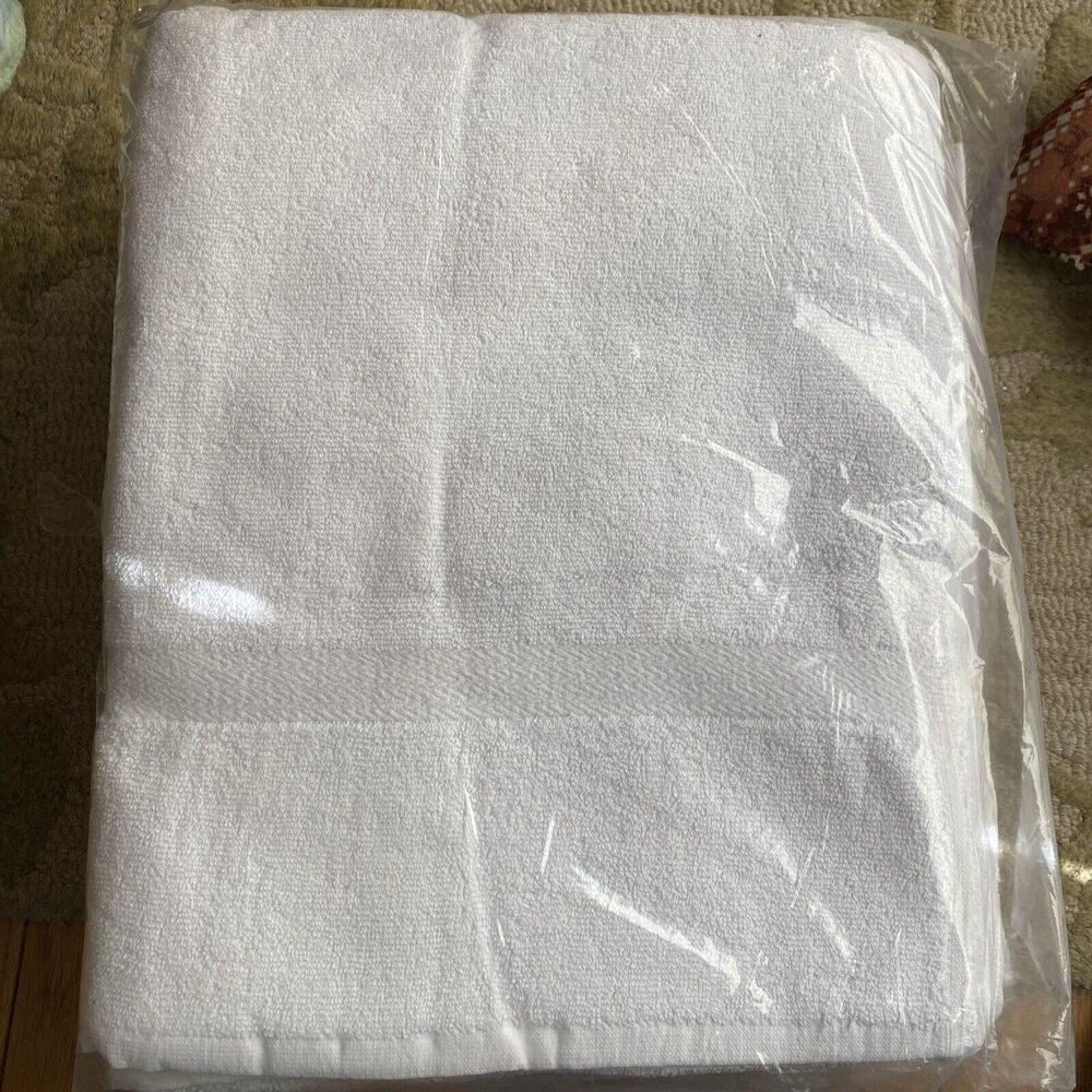 Bath Towel 27 x 50 Lot of 10